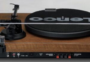 Kodumasinad | Vinüülplaadimängija väliste kõlarite ja BT ühendusega Lenco LS480WD, puit | Tehnomaan