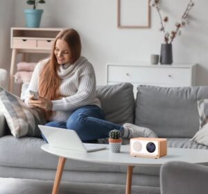 Kodumasinad | Kellraadio juhtmevaba laadijaga Manta RDI912W, valge | Tehnomaan