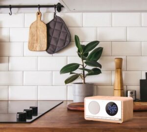 Kodumasinad | Kellraadio juhtmevaba laadijaga Manta RDI912W, valge | Tehnomaan