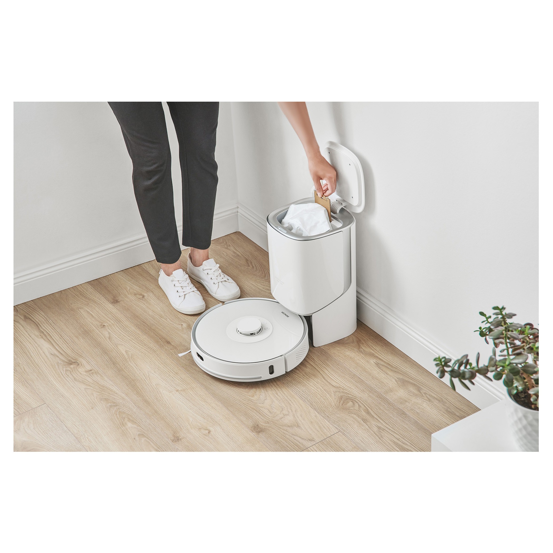 Kodumasinad | Robottolmuimeja tühjendusjaamaga Sencor SRV9385WH | Tehnomaan