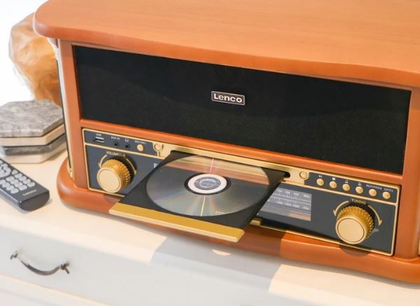 Kodumasinad | Retro-muusikakeskus vinüülplaadi- ja kassetimängijaga Lenco TCD2551WD | Tehnomaan