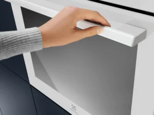 Electrolux EOF5F50BV - Image 4